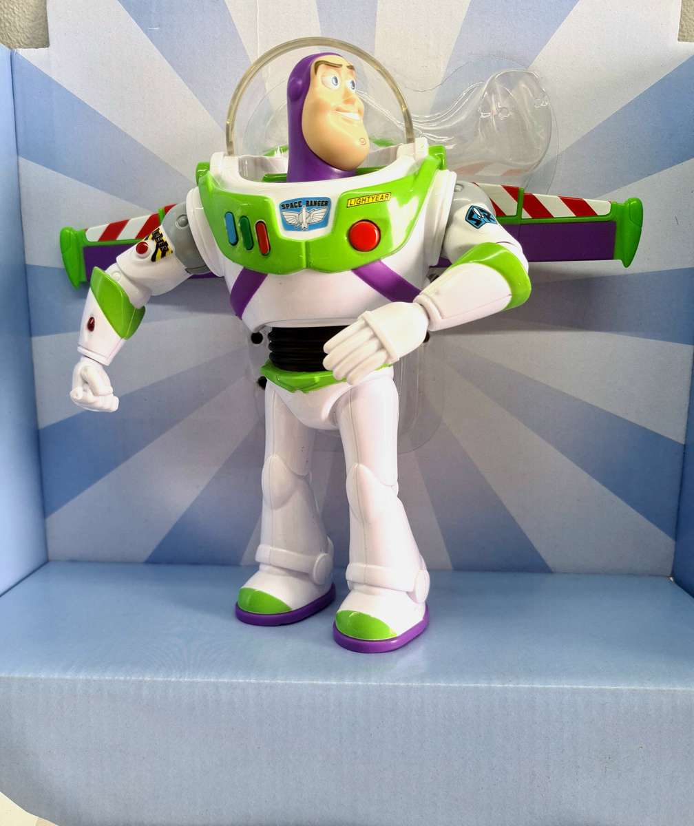 Disney Toy STory  4 Buzz Lightyear Talking & Walking in original box