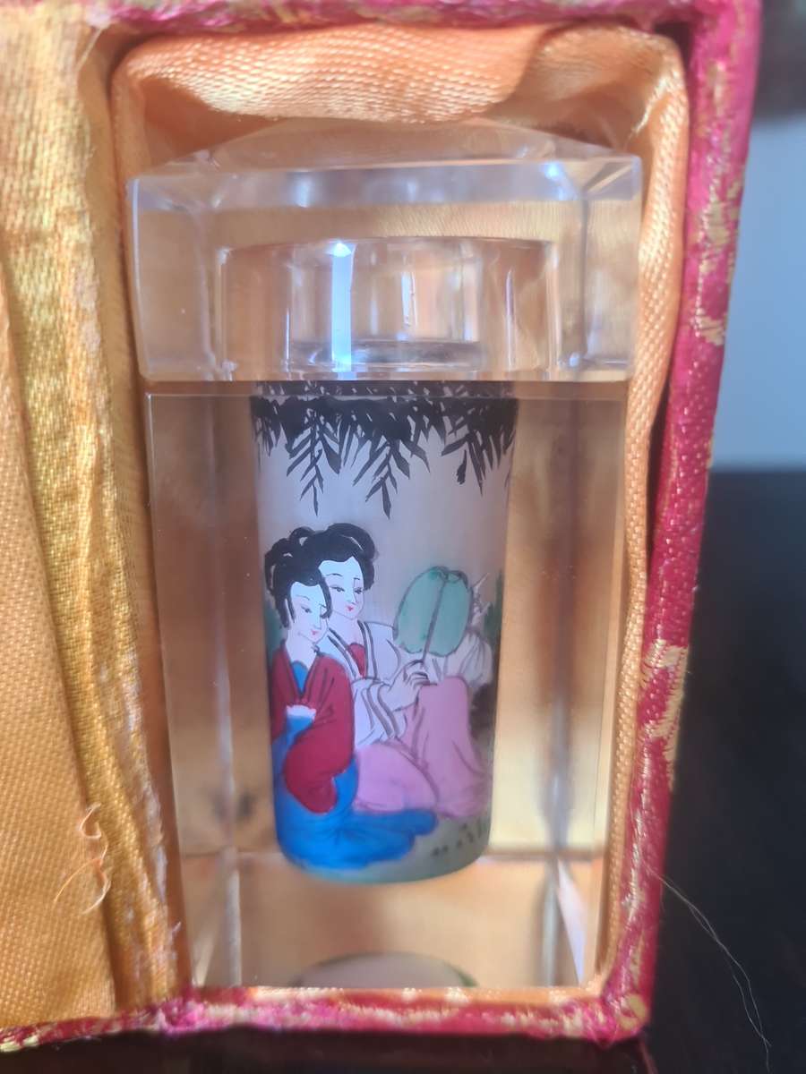 High quality vintage Chinese reverse hand painted figural glass crystal Container