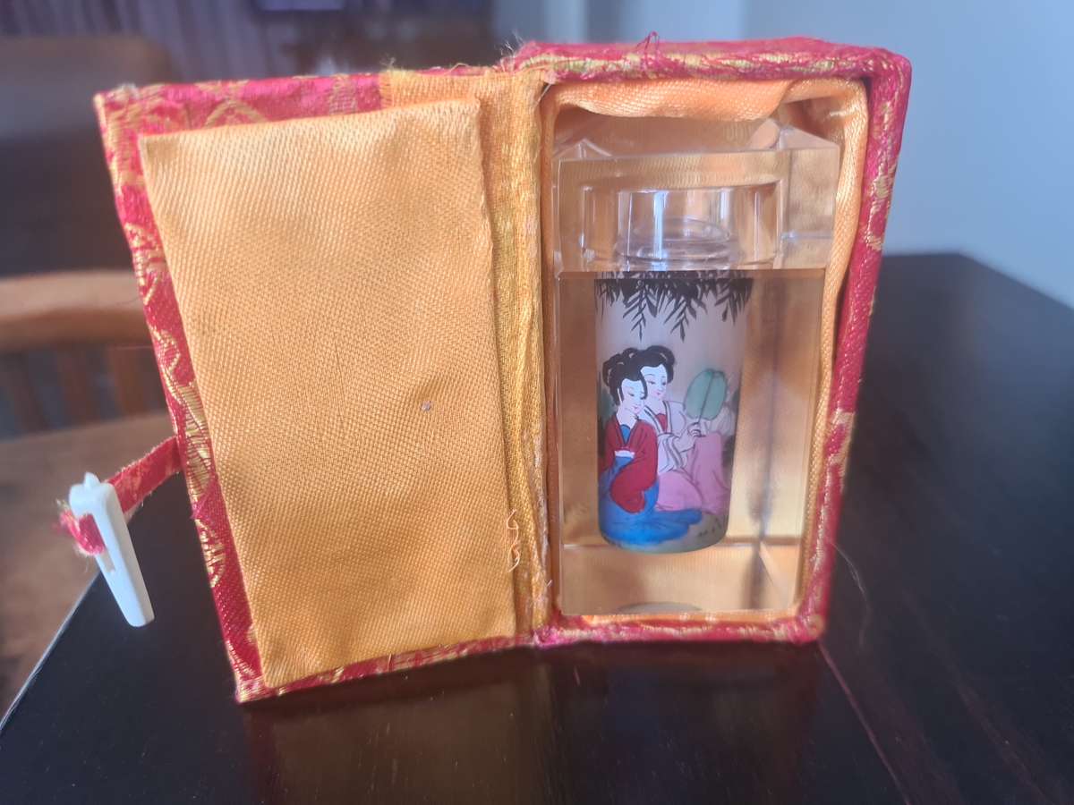 High quality vintage Chinese reverse hand painted figural glass crystal Container