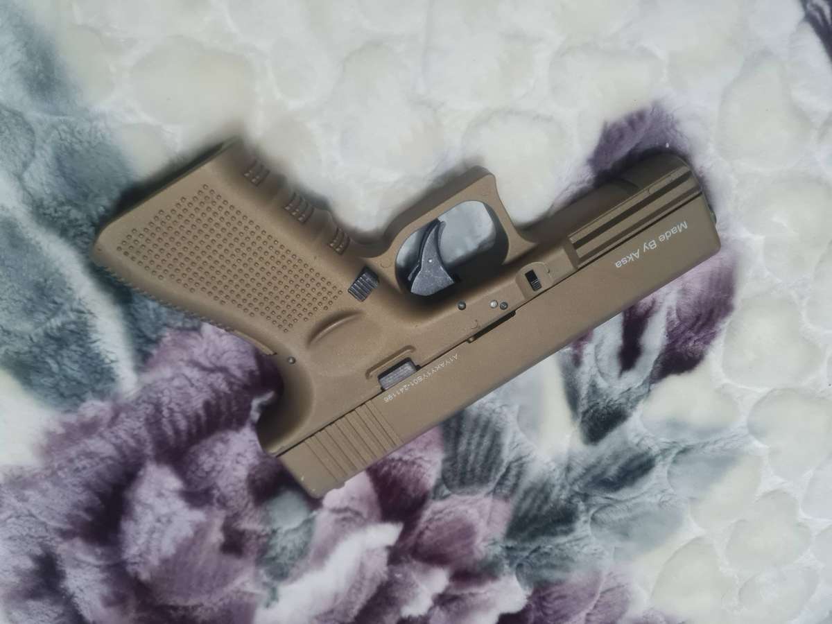 AKSA AK14 Gold/Tan Blank Pepper Gun With 2 Pepper Bullets, Holster And Carry Case