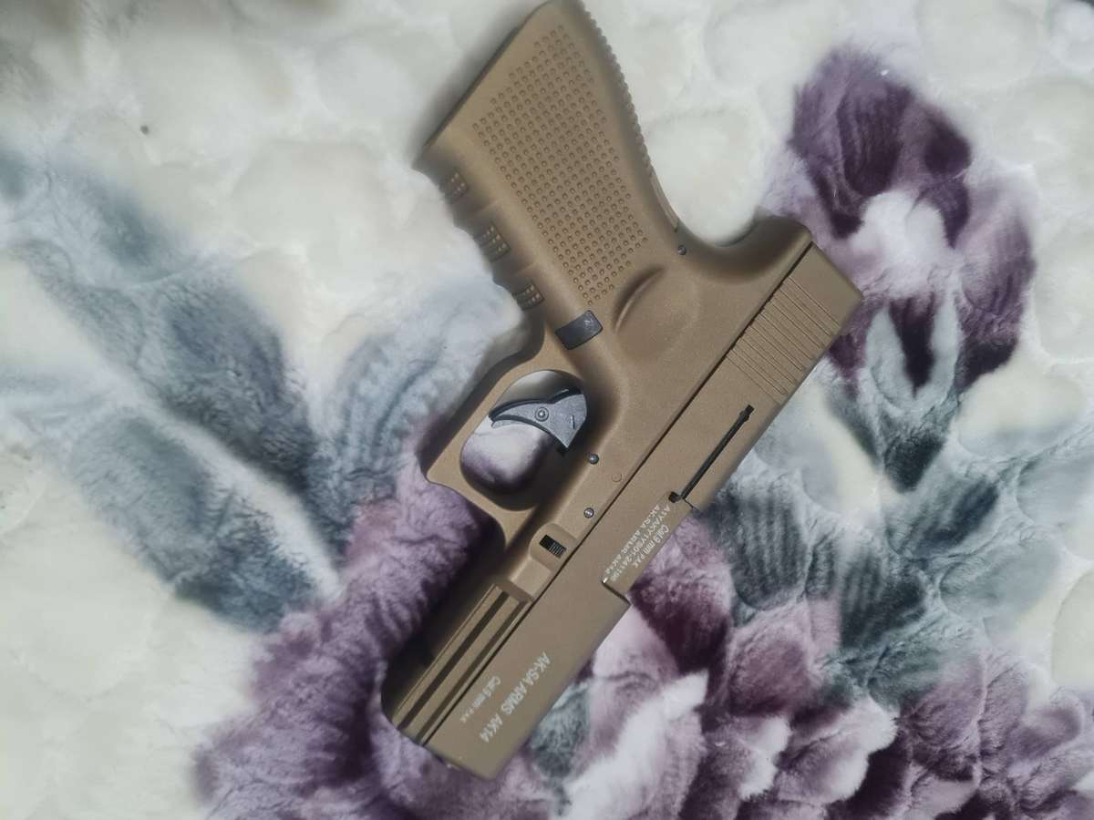 AKSA AK14 Gold/Tan Blank Pepper Gun With 2 Pepper Bullets, Holster And Carry Case