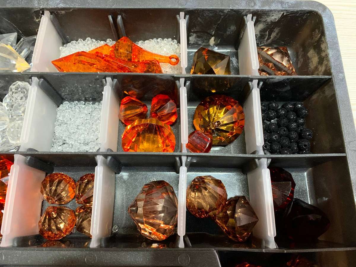 BEADS / Pendants (Plastic) in 3 plastic containers - See images - Unused