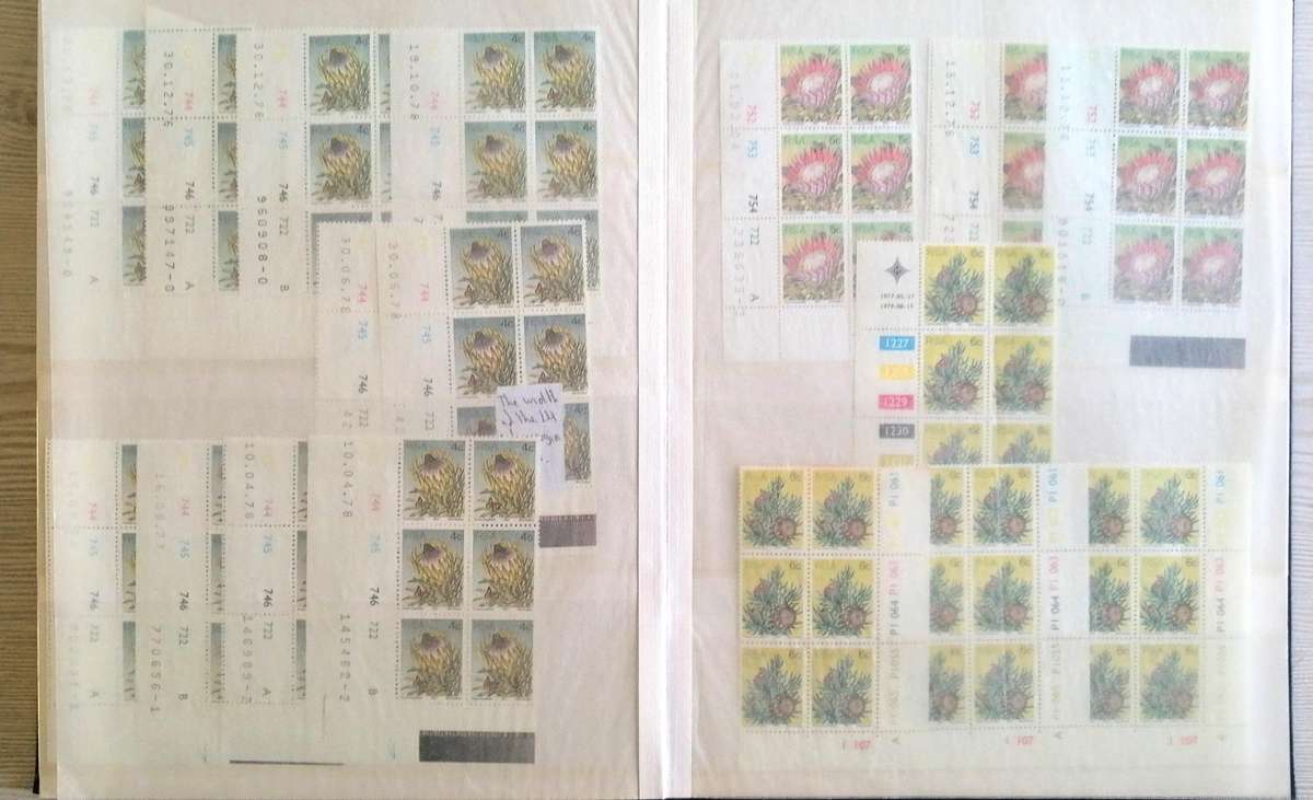 RSA definitives & earlier issues in 16pg/32 side stockbook