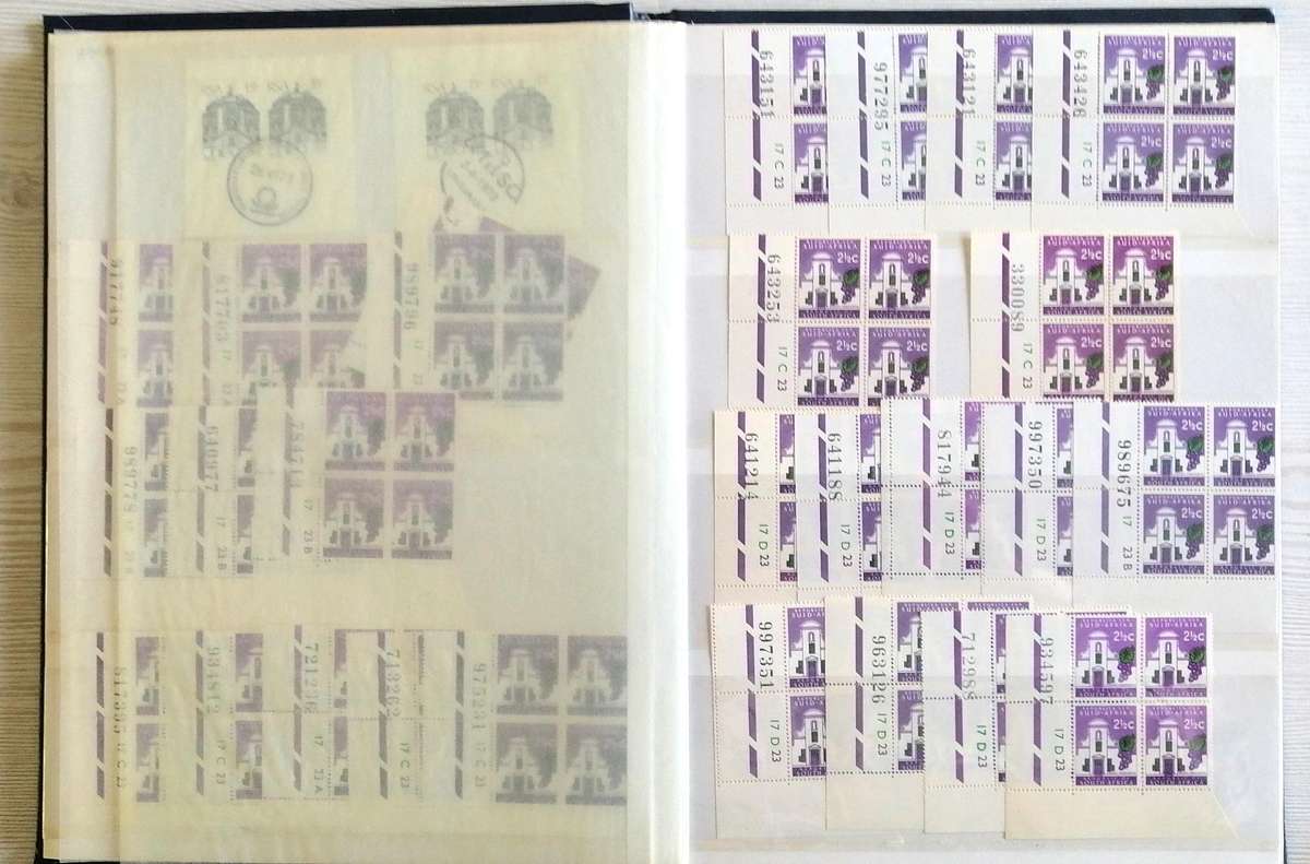 RSA definitives & earlier issues in 16pg/32 side stockbook