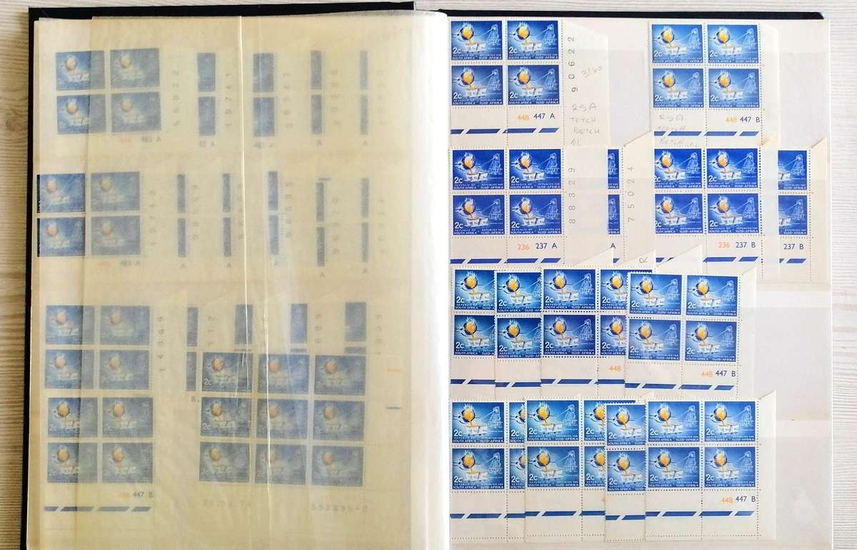 RSA definitives & earlier issues in 16pg/32 side stockbook