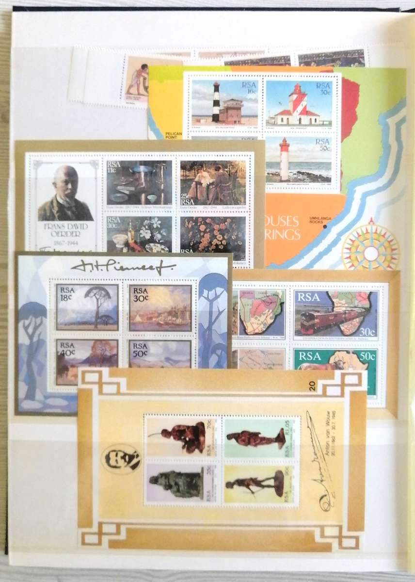 RSA definitives & earlier issues in 16pg/32 side stockbook