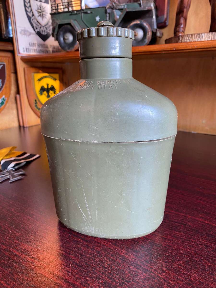 RHODESIAN WATER BOTTLE IN GOOD CONDITION