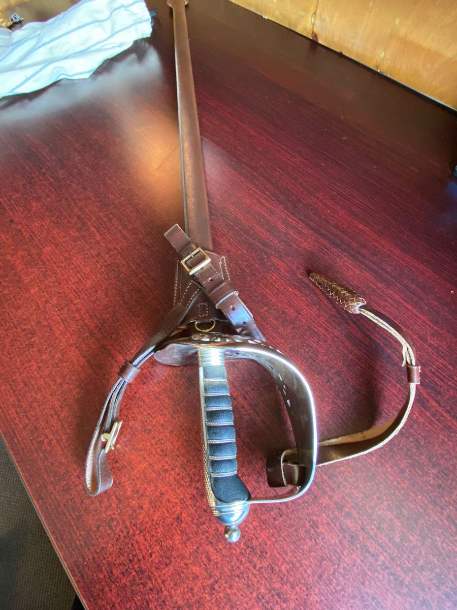 KENIA ARMED FORCES-BRITISH INFANTRY OFFICERS SWORD(1897 PATTERN)PIERCED GUARD BEARING THE ROYAL CIPH