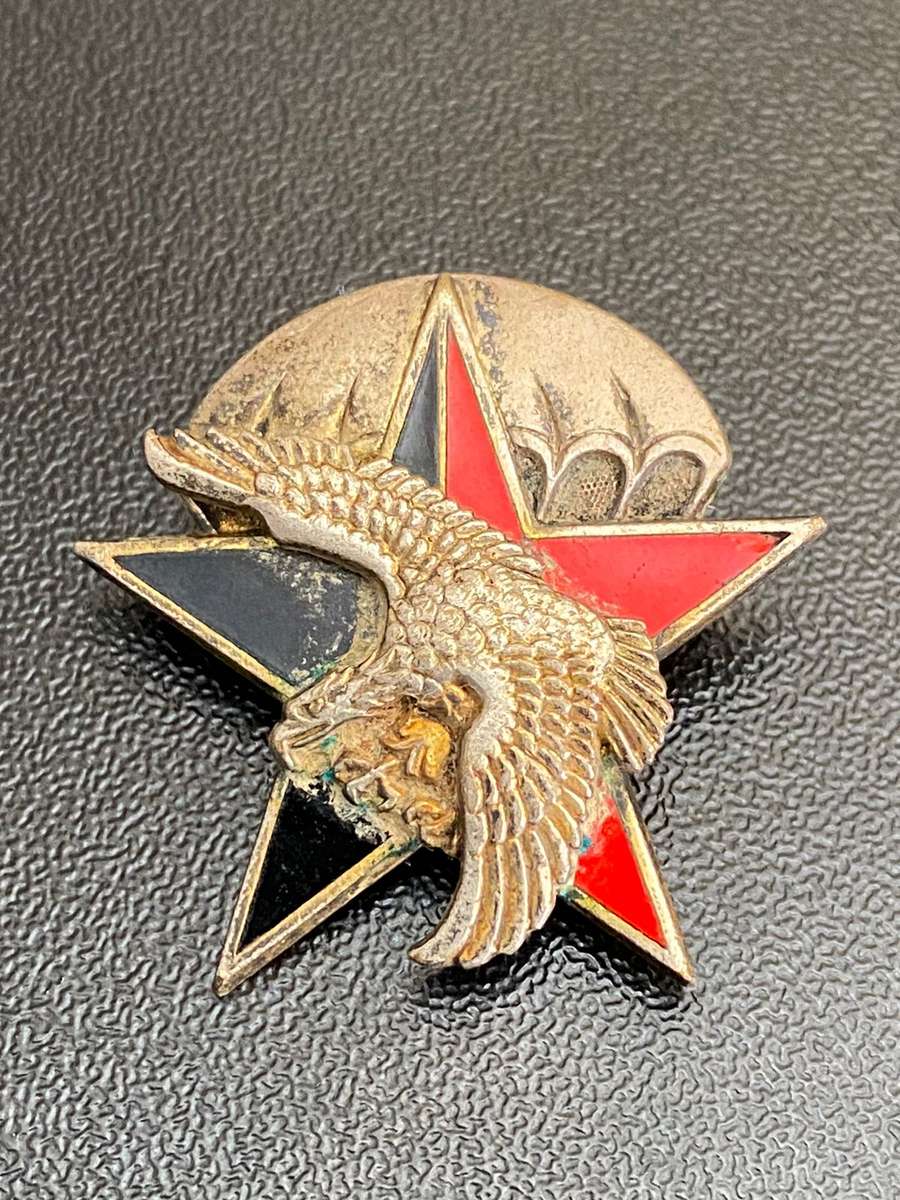 FRENCH -12TH BPC CAP BADGE-SHOOK BATTALION 1950'S- MAKER NAMED