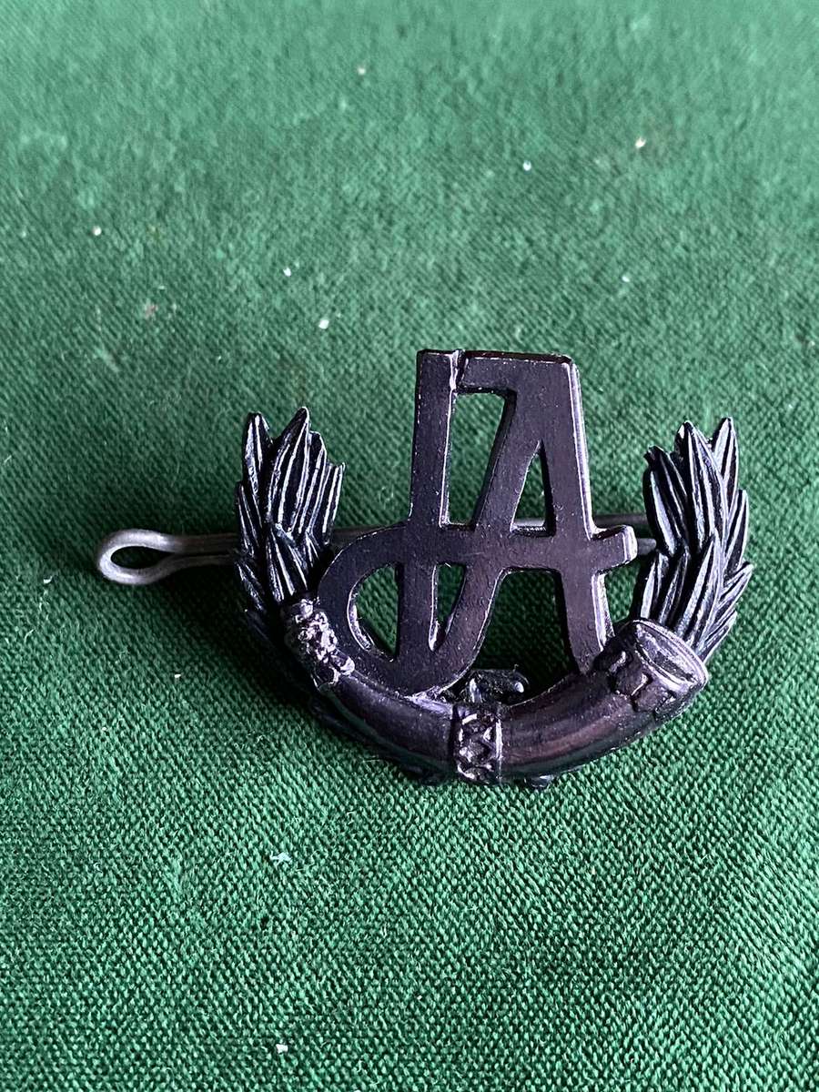 RHODESIAN JUNIOR WARRANT OFFICER RANK BADGE-1976-80- 2 LUGS