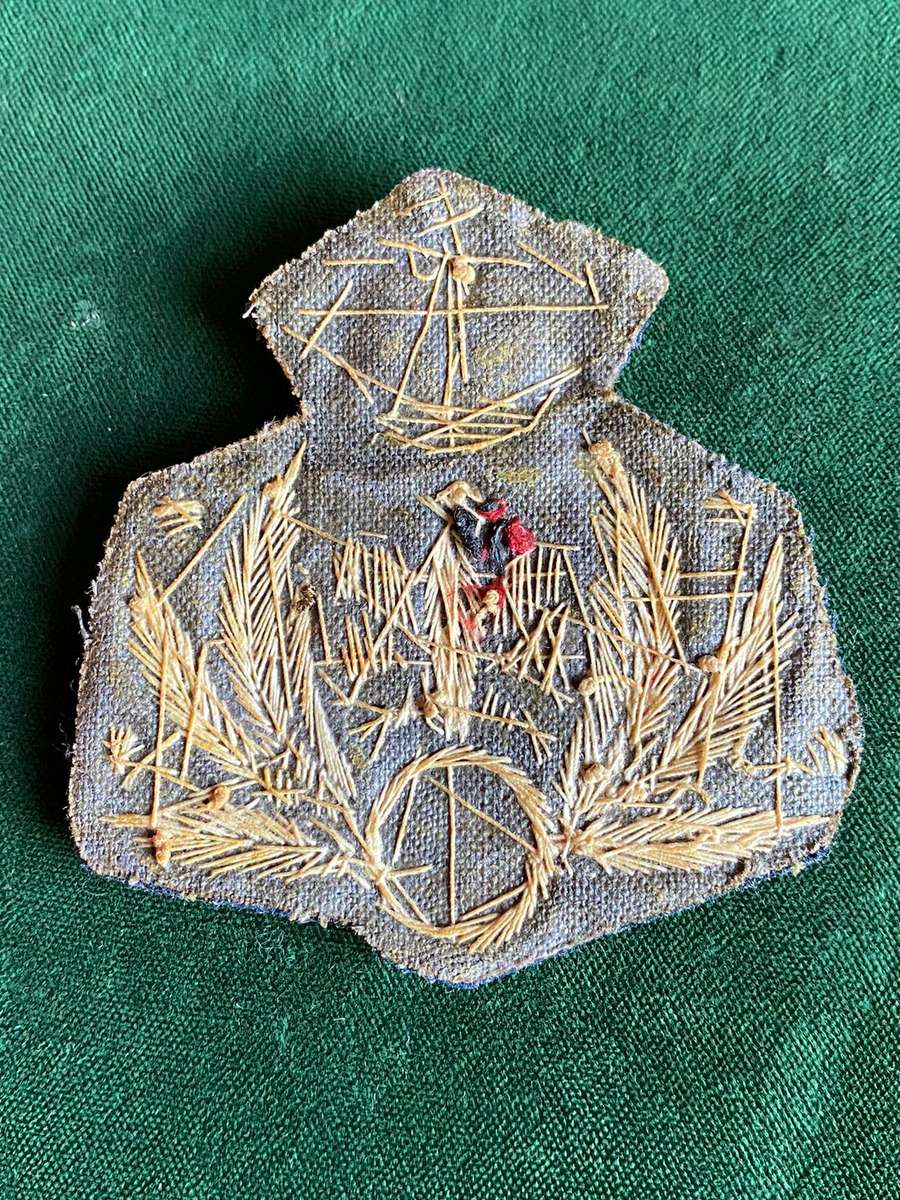 ITALIAN AIR FORCE (REGIA AERO NAUTICA)OFFICERS BULLION WIRE CAP BADGE-GOLD WIRE ON SLATE BLUE FELT