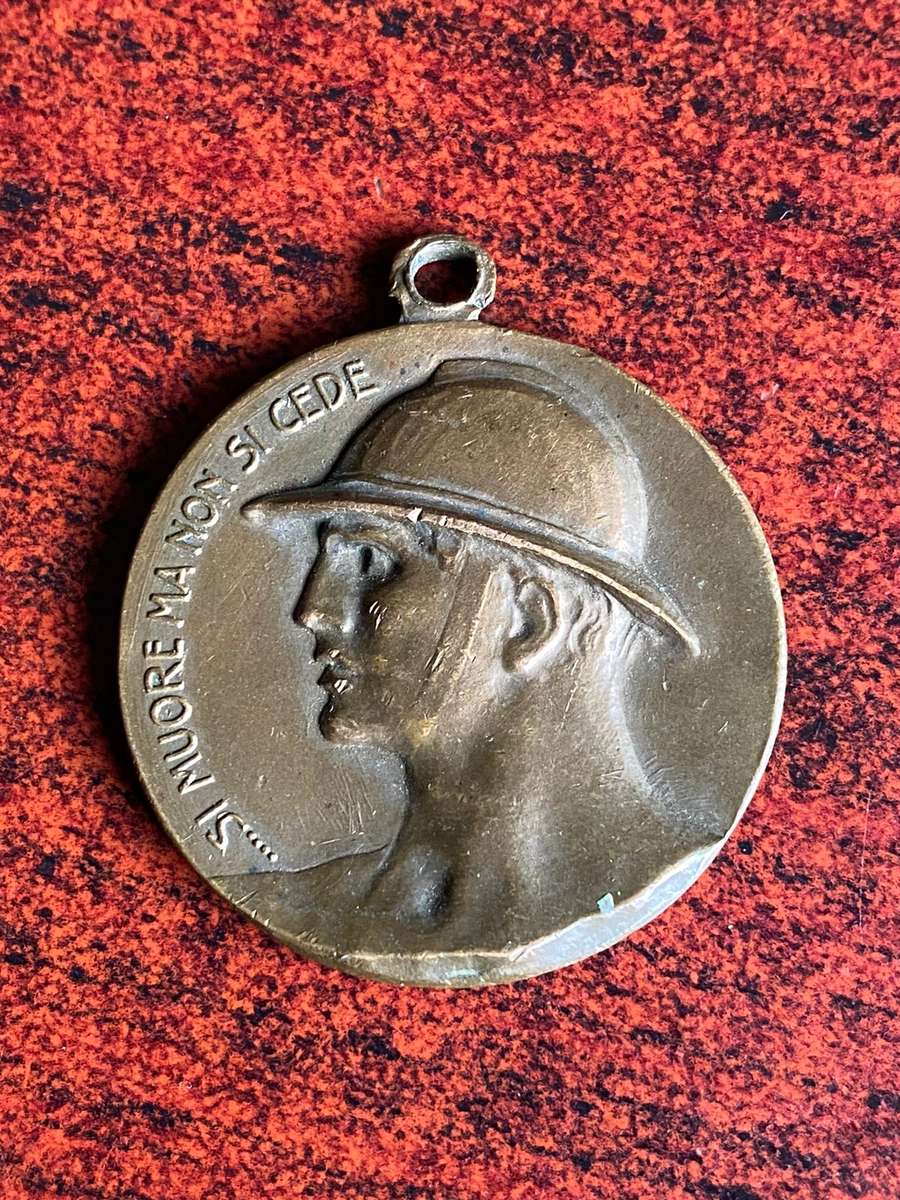 ITALIAN MEDAL FROM 1920-TO THE HEROIC INFANTRY MEN OF ITALY -AWARDED TO HEROIC INFANTRY MEN WHO DISP