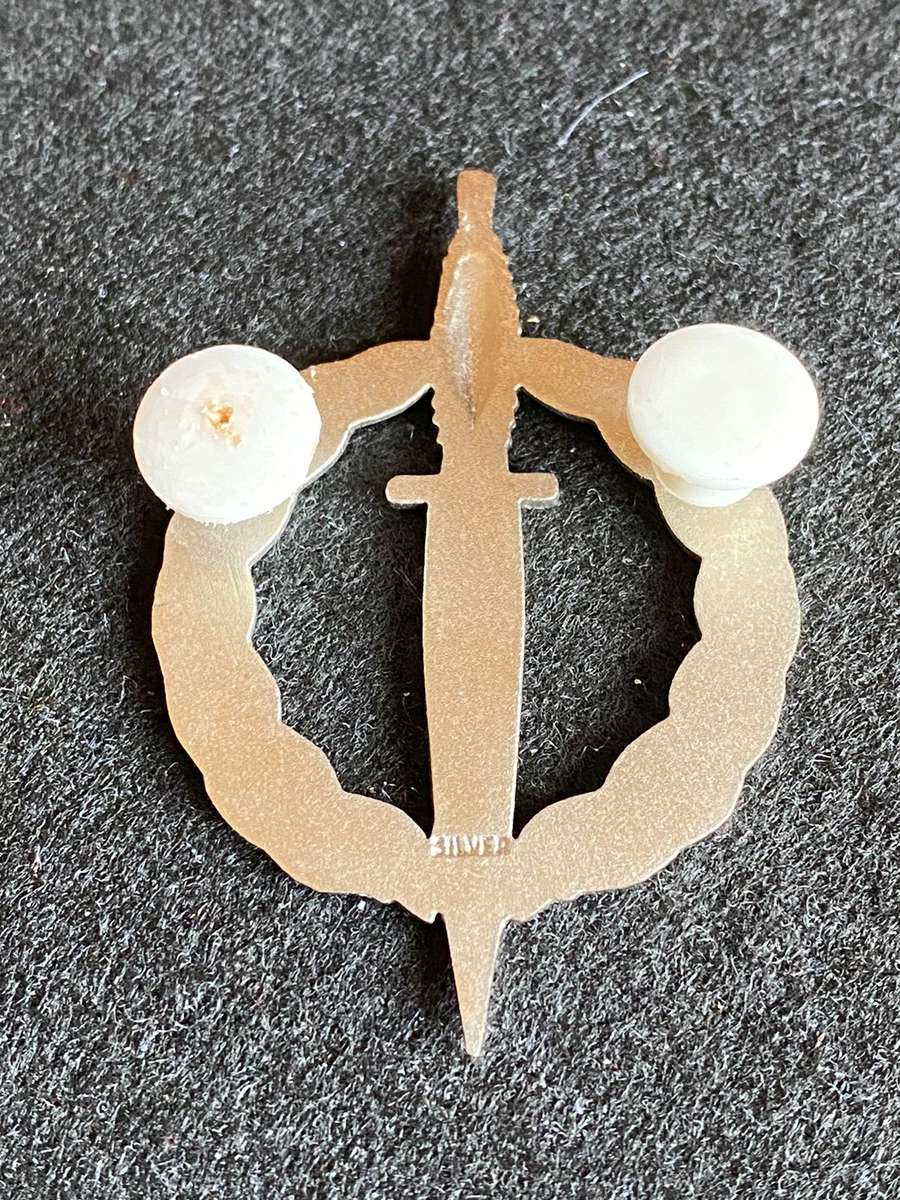 REPLICA,FULL SIZE OPERATORS BADGE- 2 PINS