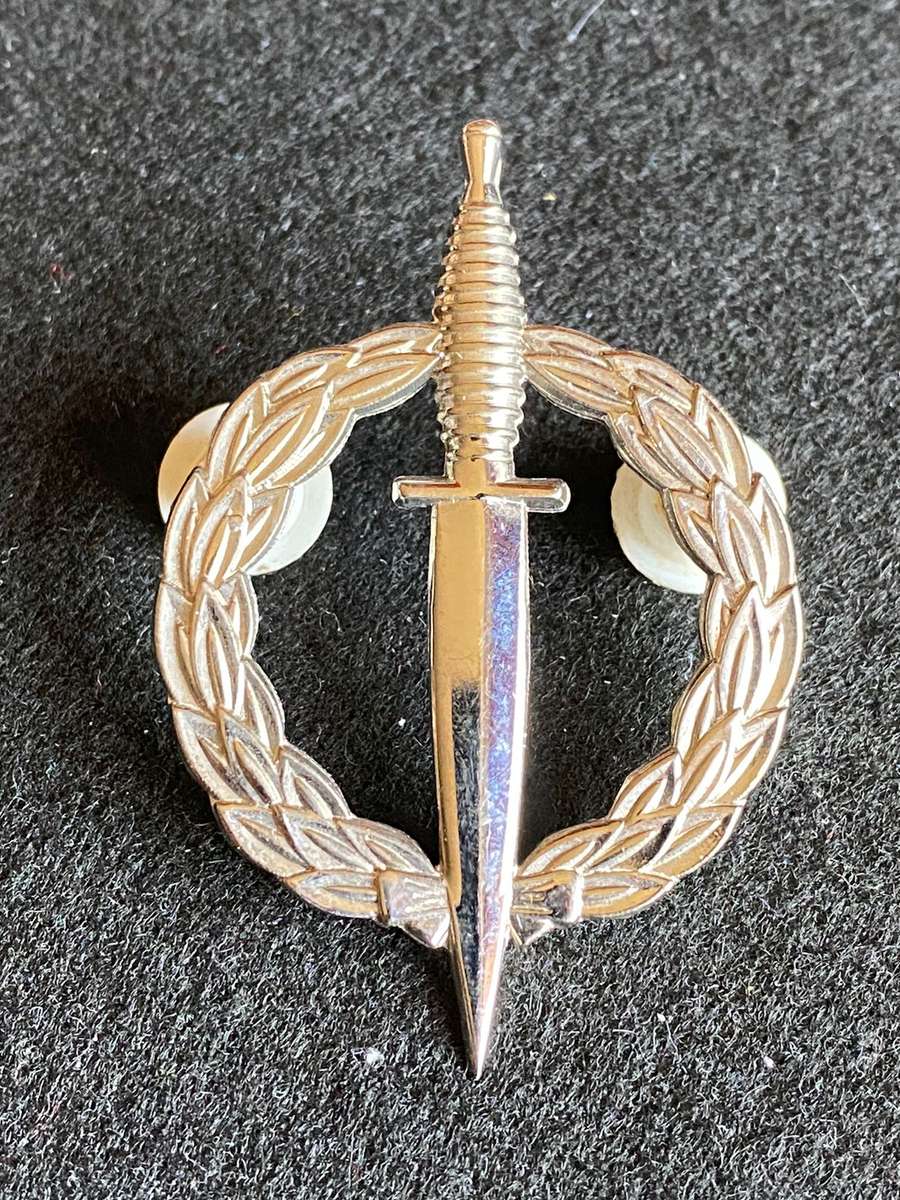 REPLICA,FULL SIZE OPERATORS BADGE- 2 PINS