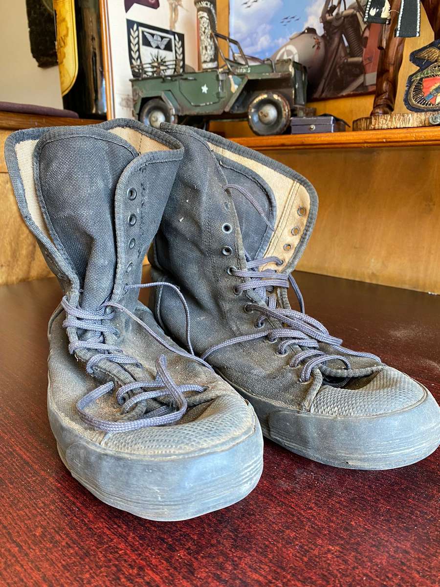ORIGINAL RHODESIAN SAS ANTI TRACKING BOOTS-BIG SIZE-WOULD SAY 11 OR 12-GOOD CONDITION,CONSIDERING AG