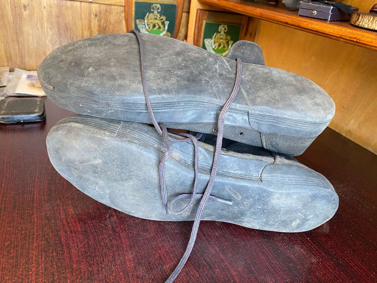 ORIGINAL RHODESIAN SAS ANTI TRACKING BOOTS-BIG SIZE-WOULD SAY 11 OR 12-GOOD CONDITION,CONSIDERING AG