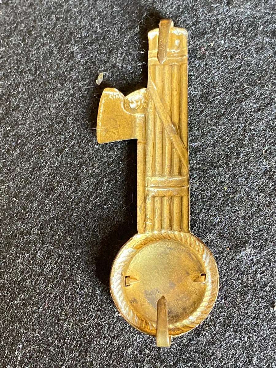 ITALIAN WW2 MILIZIA CAP BADGE-BLACK SHIRTS