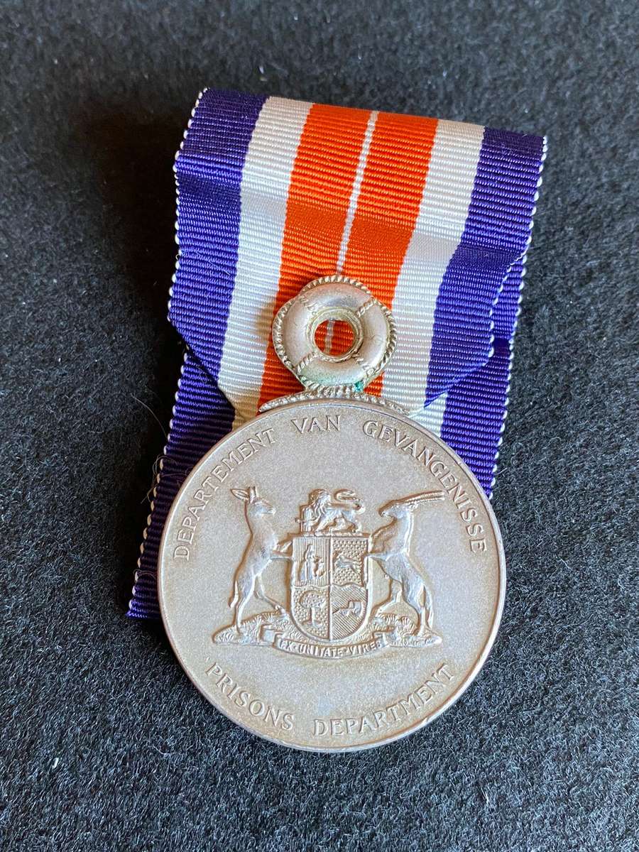 SA PRISONS SERVICE FULL SIZE MEDAL FOR MERIT 1968- SILVER STAMPED