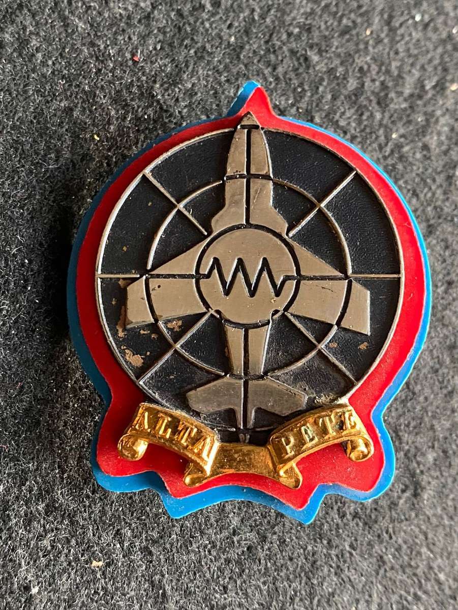 ANTI AIRCRAFT SCHOOL CAP BADGE-WORN FROM 1987- 2 X SCREW LUGS
