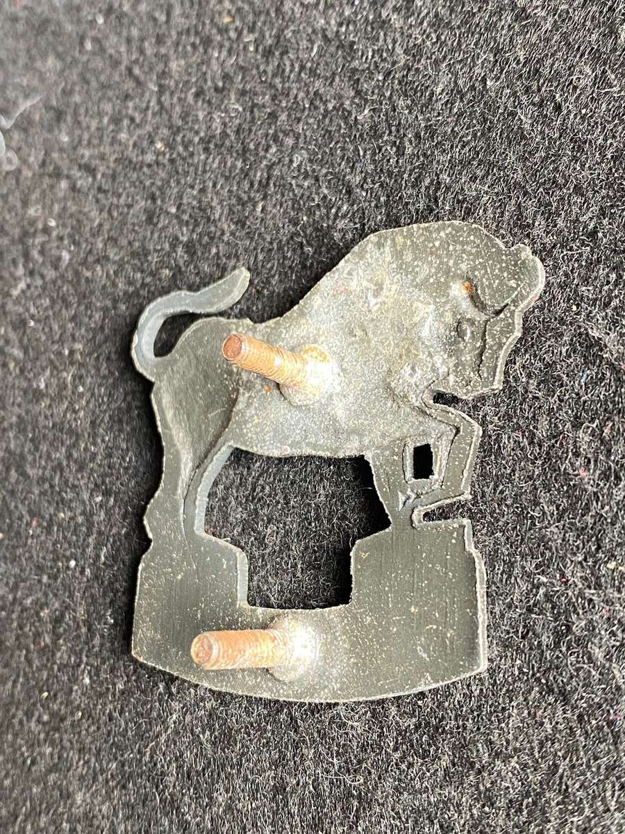 SA ARMY COLLEGE CAP BADGE-WORN FROM 1980'S- 2 X SCREW LUGS