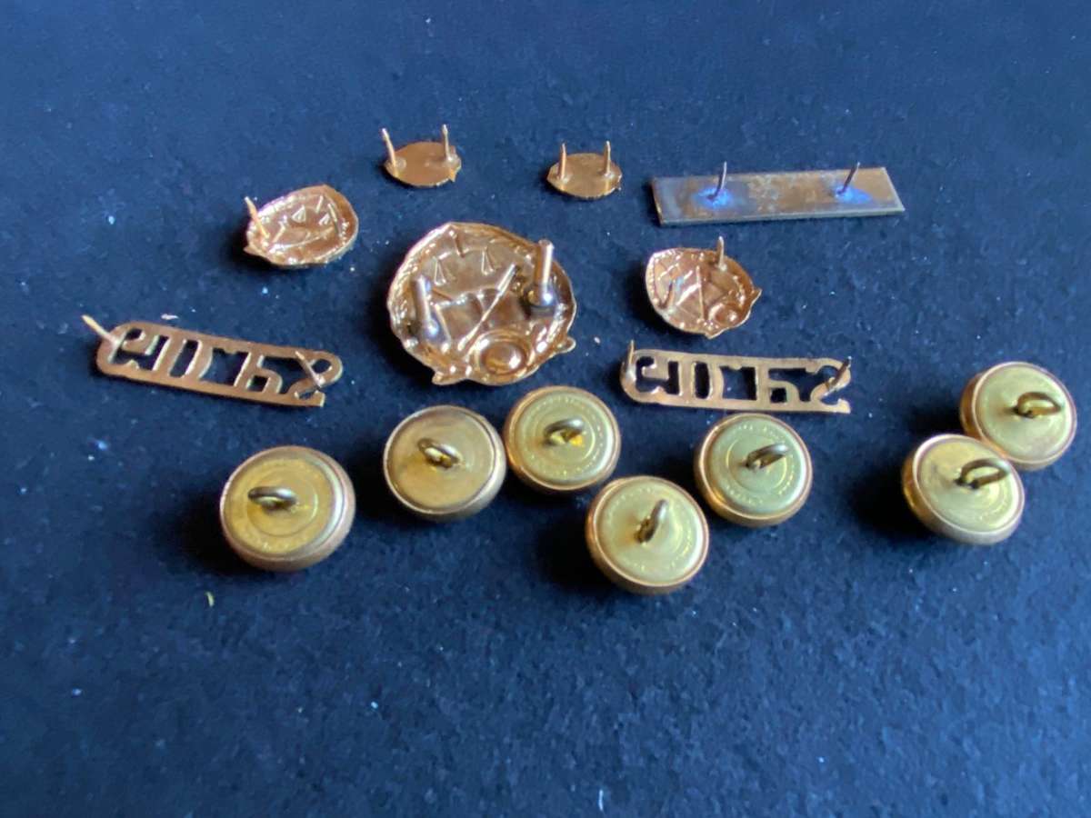 REP. OF SOUTH AFRICA PRISONS SERVICE CAP,COLLARS,MESS DRESS COLLARS AND 7 TUNIC + NAME TAG BUTTONS