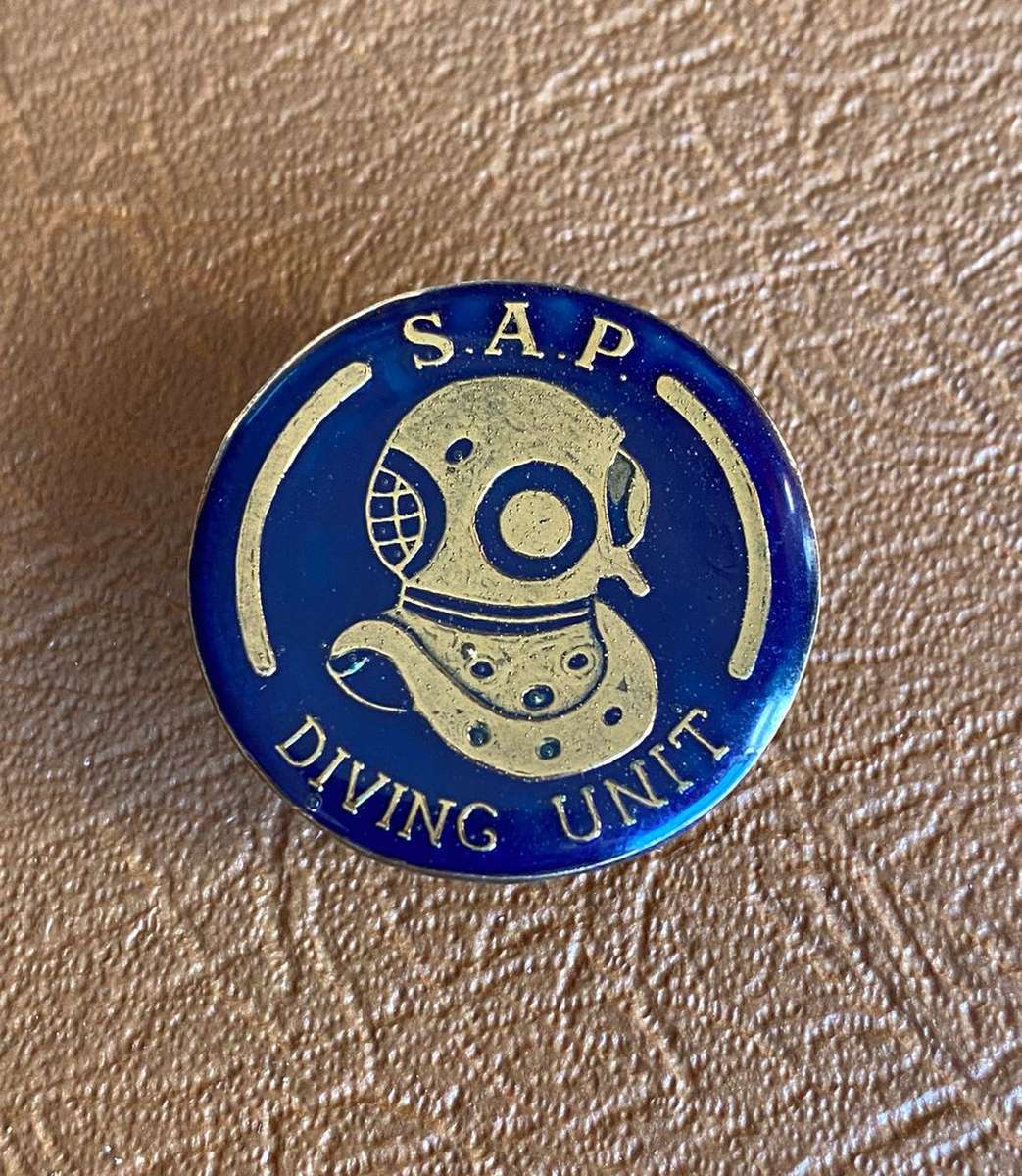 DIVING UNIT BREAST BADGE- 3 PINS