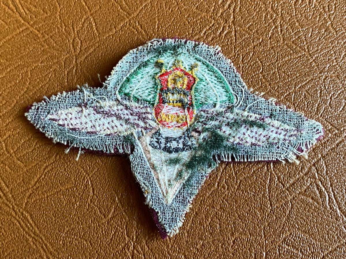 PARACHUTE BERET BADGE OF LESOTHO DEFENCE FORCE