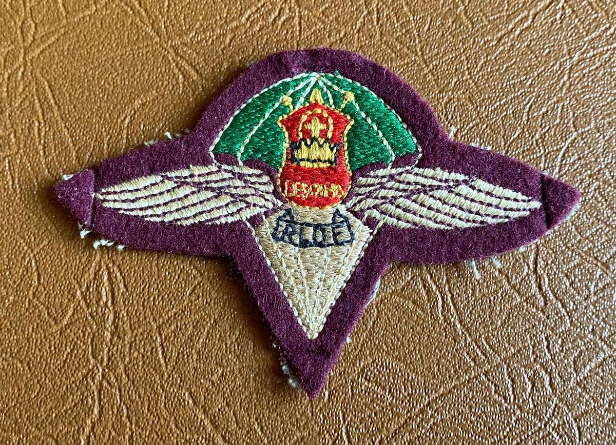 PARACHUTE BERET BADGE OF LESOTHO DEFENCE FORCE