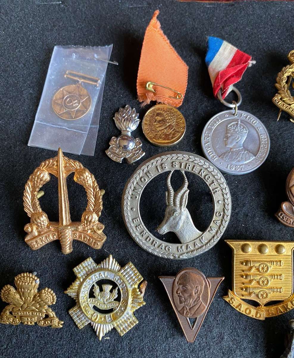 SELECTION OF BADGES AND MEDALS-SOLD TOGETHER- 18 IN TOTAL-SOME WITH MISSING LUGS