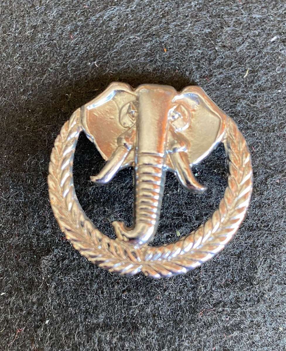 VENDA NATIONAL FORCE CHROMED WARRANT OFFICERS BADGE- 2 PINS