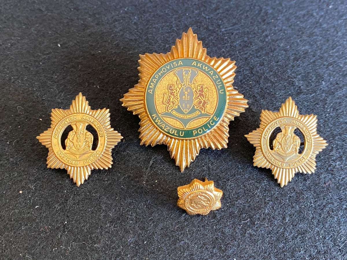 KWAZULU POLICE CAP,COLLARS AND ONE MESS DRESS COLLAR-PINS + LUGS COMPLETE
