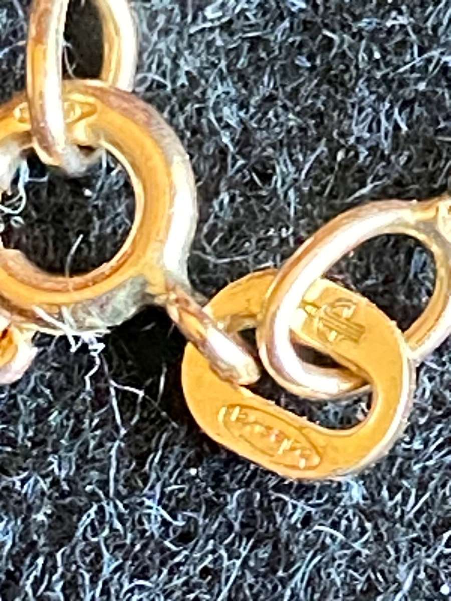 SOLID 9CT YELLOW GOLD NECKLACE WITH PENDANT-OVERALL LENGTH 39 CM -375 STAMPS ON BRACELET AND PENDANT