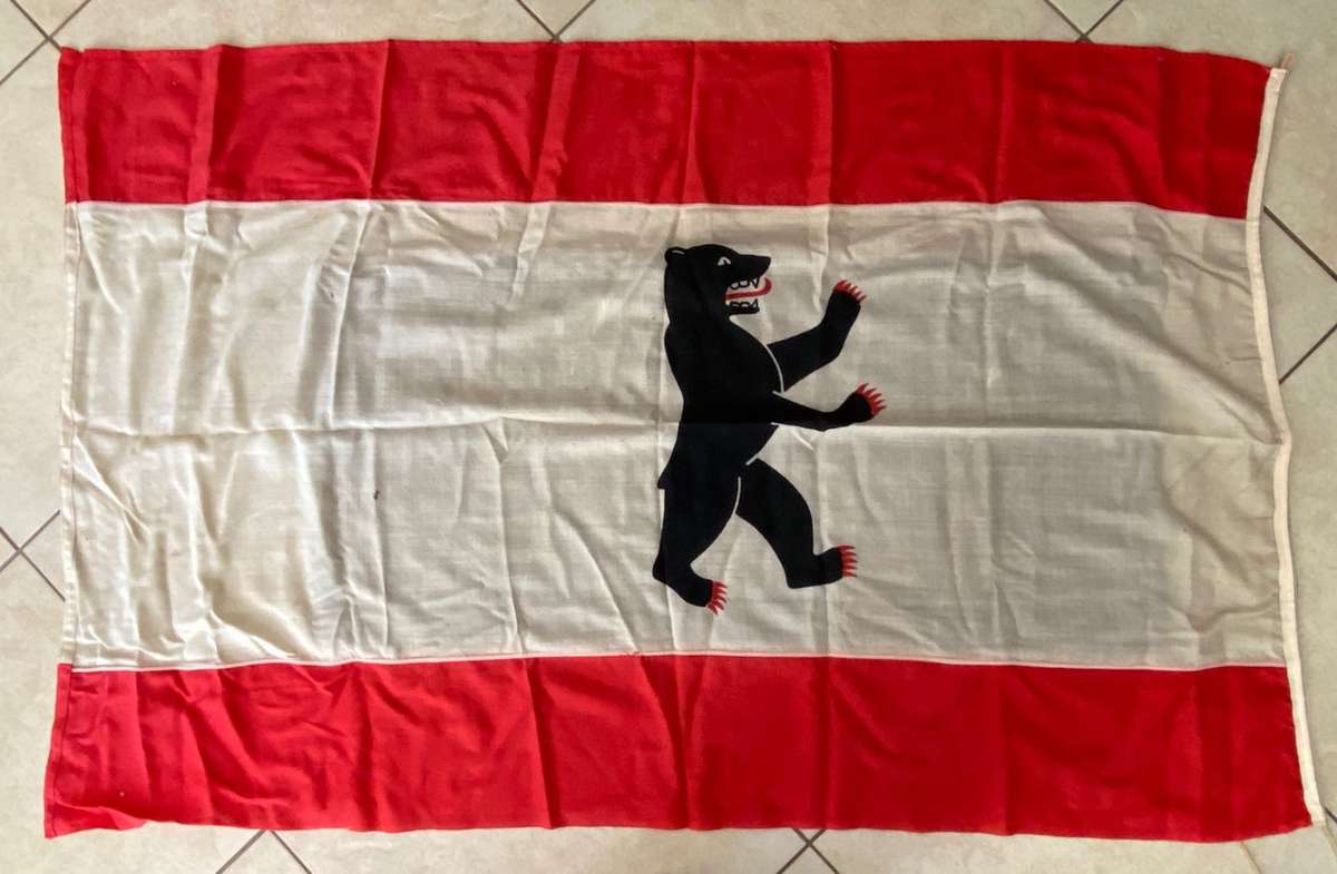 Berlin City Cotton Flag Measures 97x150