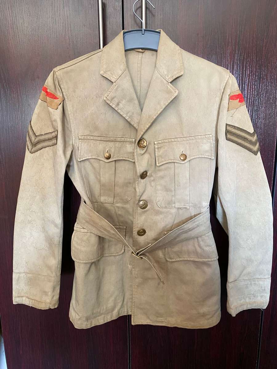 RAF NON COMMISSIONED OFFICER TUNIC AS WORN  IN THE NORTH AFRICAN CAMPAIGN- LABELLED AND DATED 1942-S