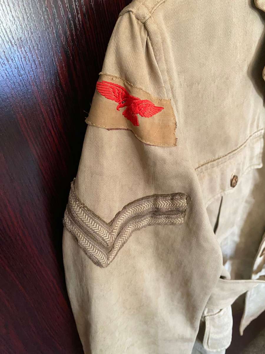 RAF NON COMMISSIONED OFFICER TUNIC AS WORN  IN THE NORTH AFRICAN CAMPAIGN- LABELLED AND DATED 1942-S
