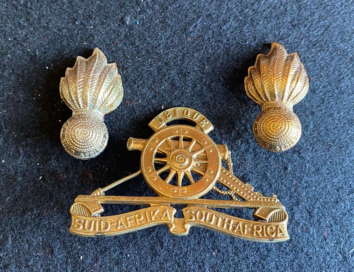 SA FIELD ARTILLERY BRASS CAP AND COLLARS-ONE PIN EACH ON COLLARS