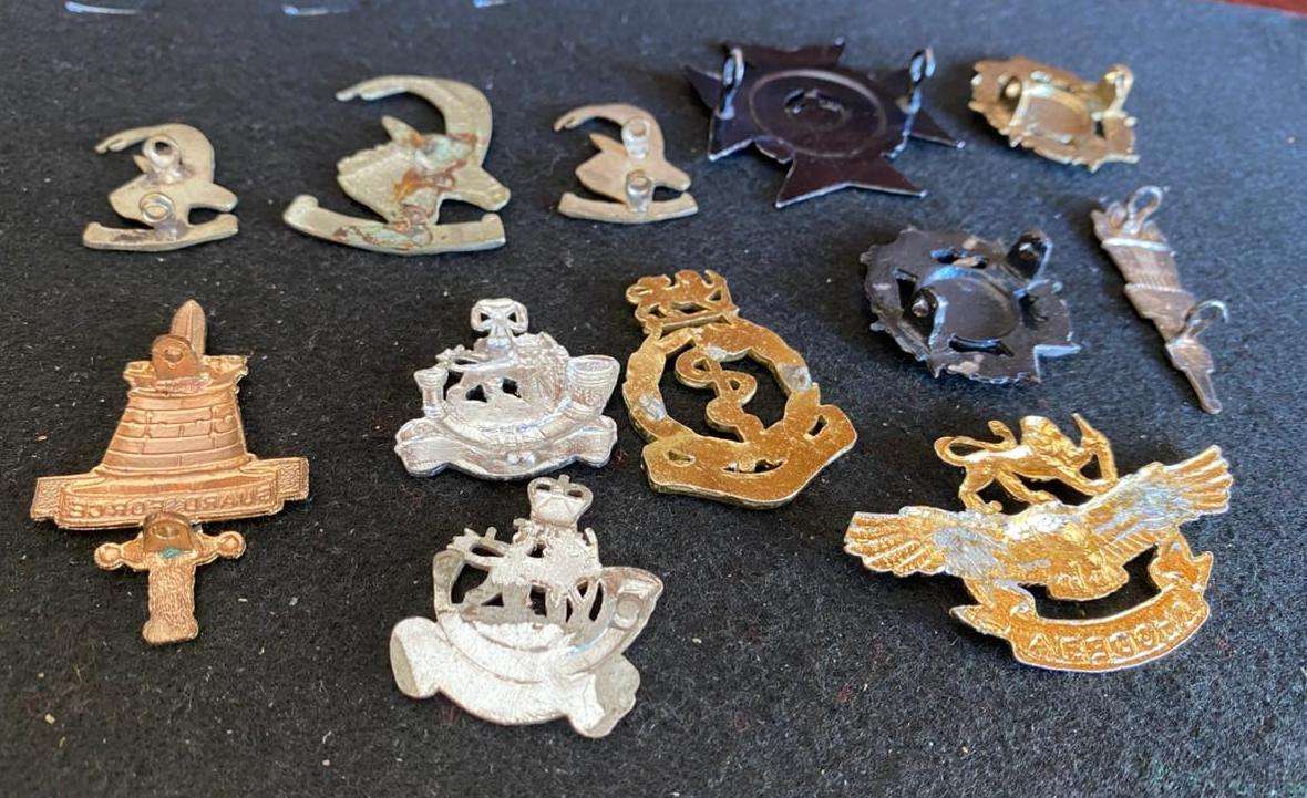 MIXED SELECTION OF RHODESIAN BADGES- 12 IN TOTAL