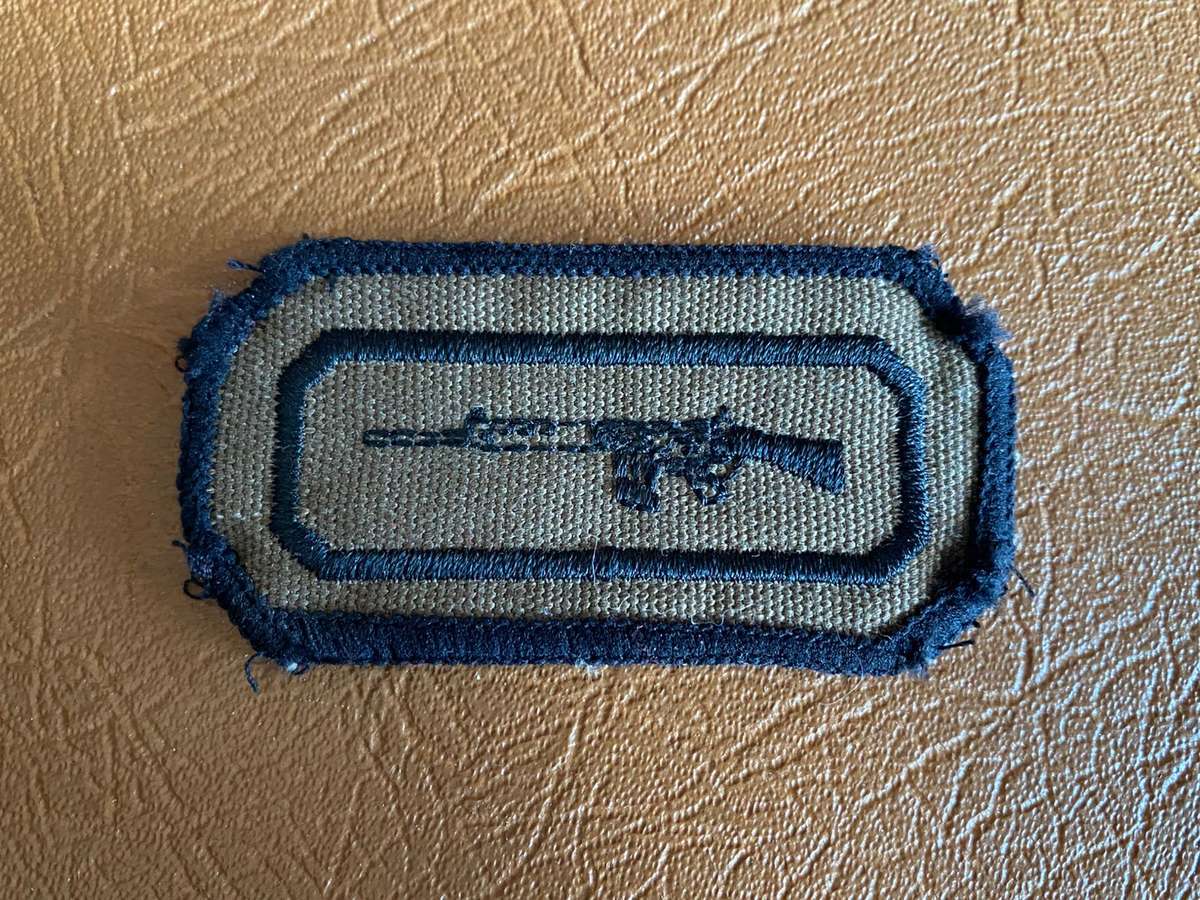 SADF MUSKETRY BADGE-BLACK EMBROIDERED