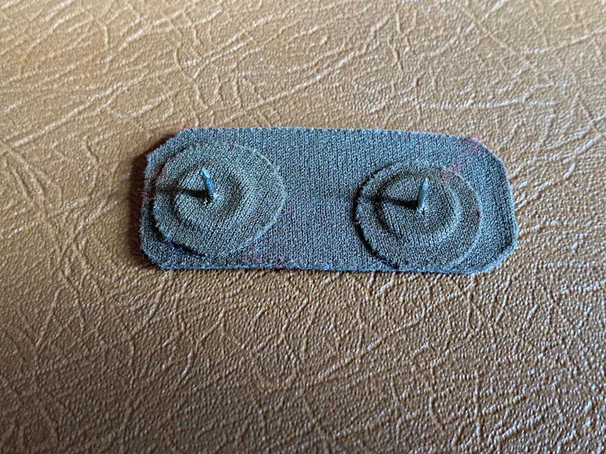 SADF MUSKETRY BADGE-TUPPER WITH 2 PINS