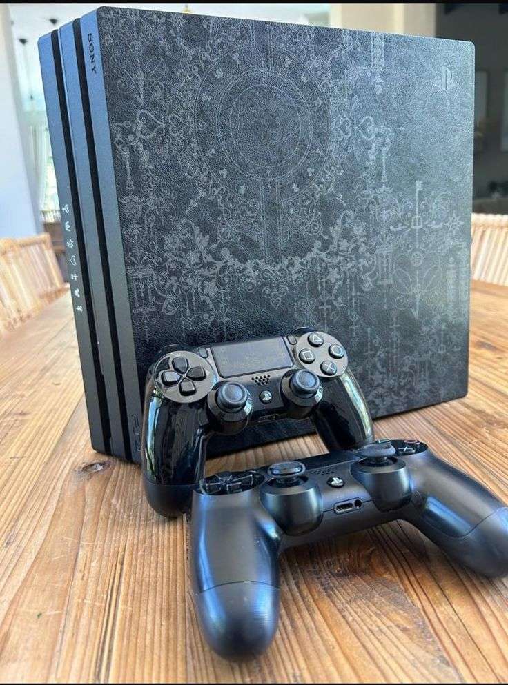 RARE SONY PLAYSTATION 4 PS4 PRO KINGDOM HEARTS 111-LIMITED EDITION- NO BOX, 2X CONTROLLERS INCLUDED