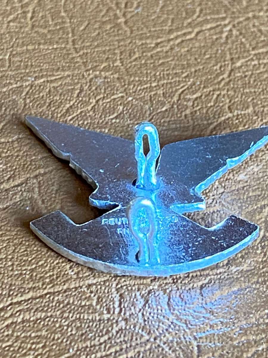 RHODESIAN SELOUS SCOUTS ANODISED (MAKER NAMED) CAP BADGE-ORIGINAL - 2 LUGS