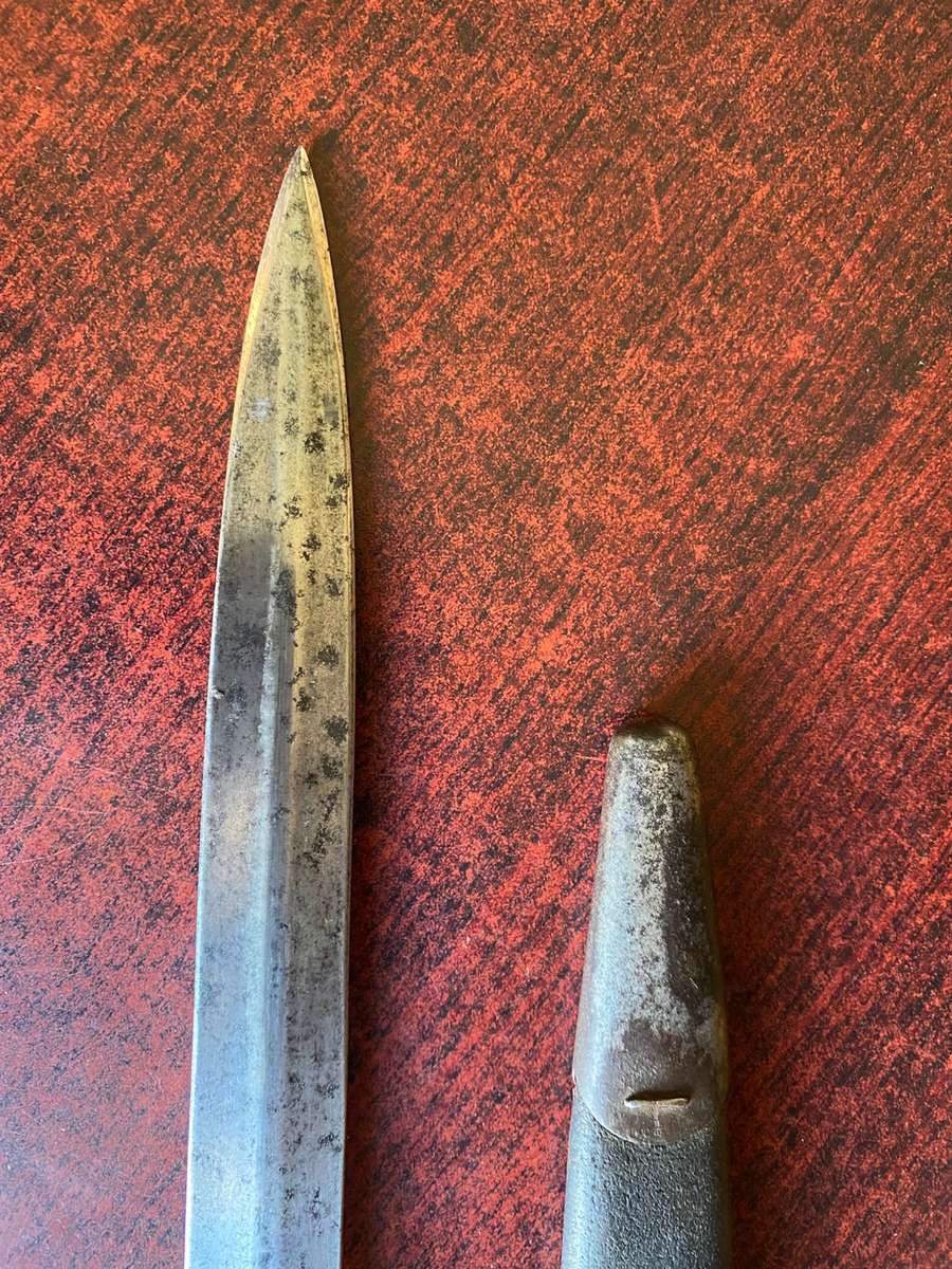 BRITISH 1888(BOER WAR ) BAYONET FOR THE LONG LEE ENFIELD RIFLE-WILKINSON LONDON MAKERS MARK-COMES WI