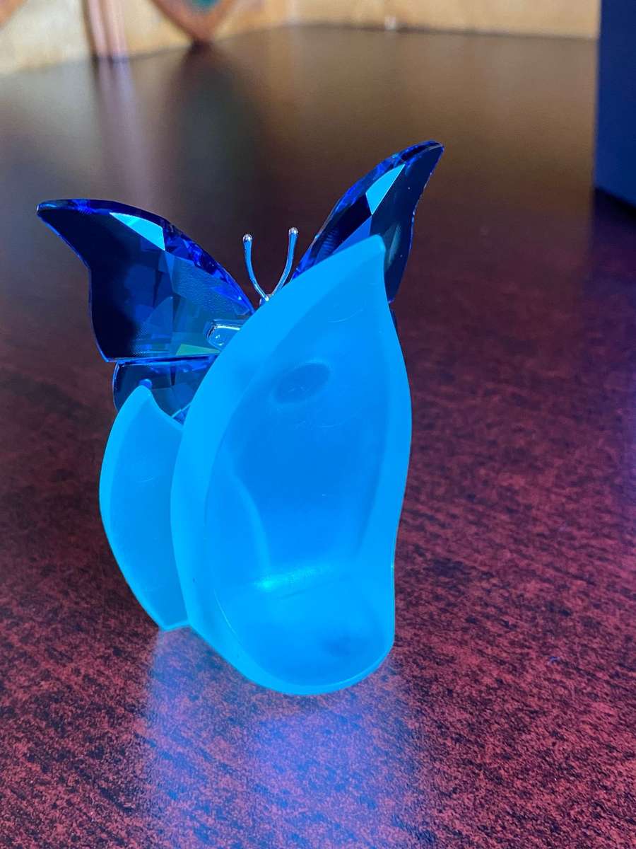 SWAROVSKI CRYSTAL PARADISE AMBUR TURQUOISE BUTTERFLY WITH STAND 622735-RETIRED -SIZE 63 MM-INTRODUCE