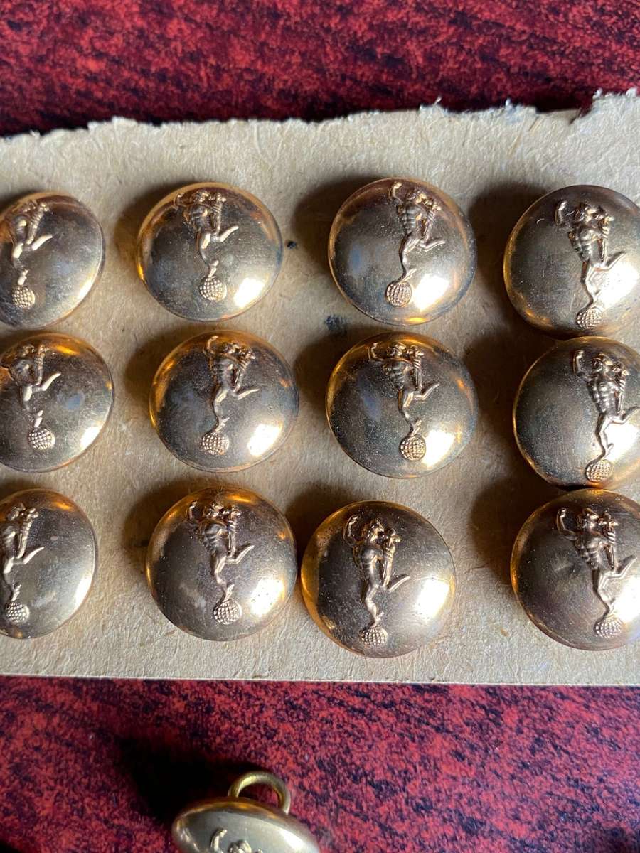 SA CORPS OF SIGNALS-CAP COLLARS AND MESS DRESS COLLARS-SOLD WITH 13 TUNIC BUTTONS