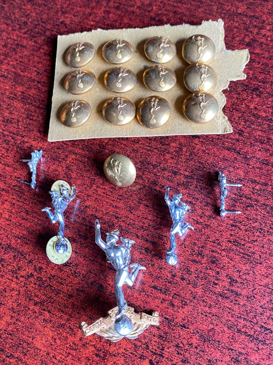 SA CORPS OF SIGNALS-CAP COLLARS AND MESS DRESS COLLARS-SOLD WITH 13 TUNIC BUTTONS