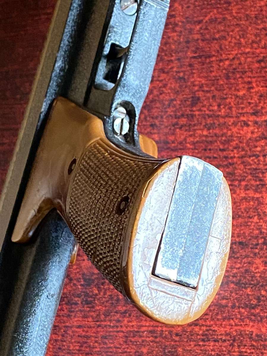 AIR GUN-GAMO 68-MADE IN SPAIN BY GAMO-OVERALL LENGTH 95CM-WORKING CONDITION-PLEASE LOOK AT PICTURES