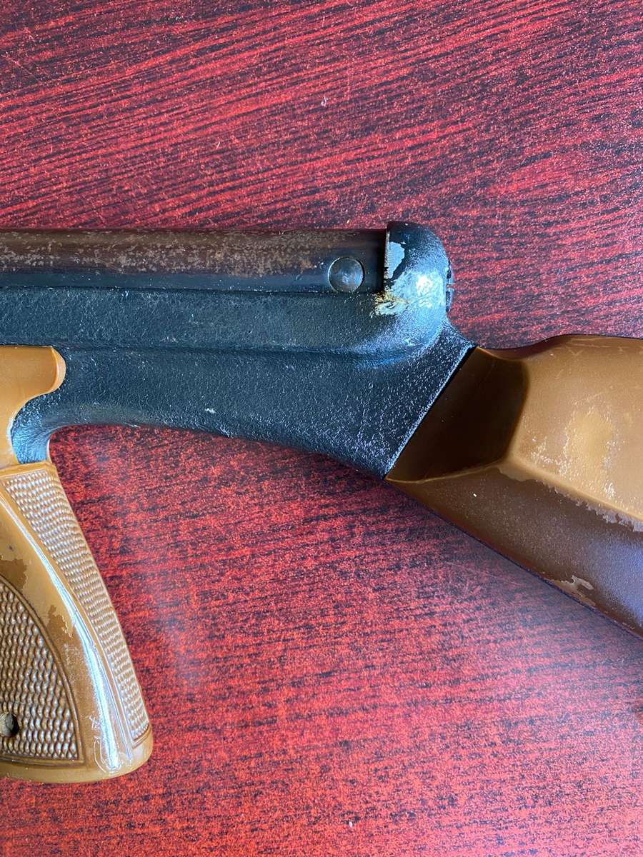 AIR GUN-GAMO 68-MADE IN SPAIN BY GAMO-OVERALL LENGTH 95CM-WORKING CONDITION-PLEASE LOOK AT PICTURES