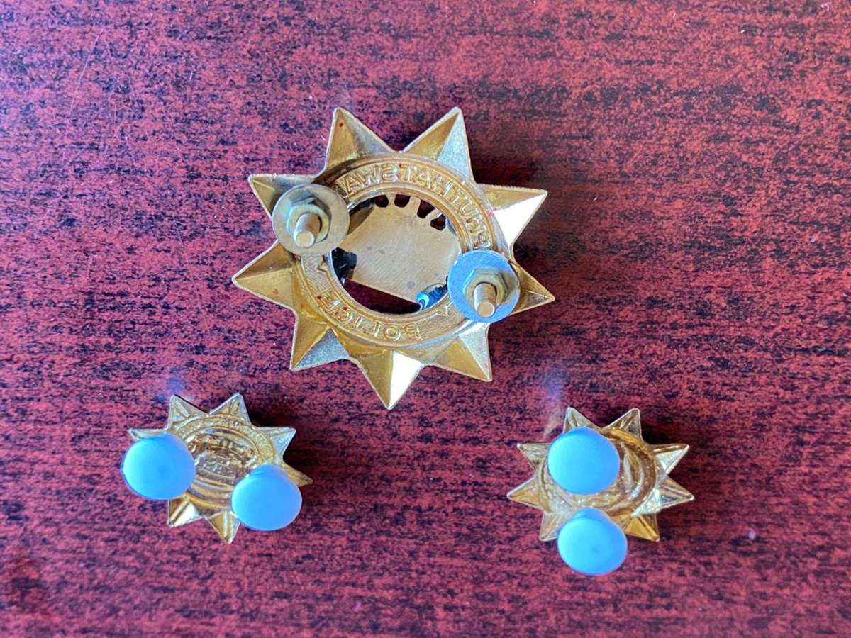 BOPHUTHATSWANA POLICE CAP AND COLLARS