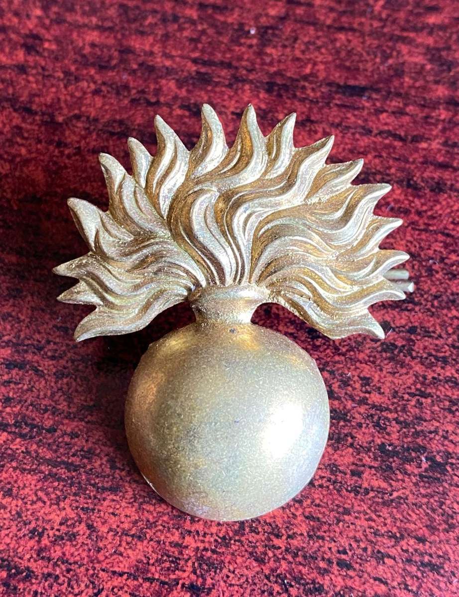 GRENADIERS GUARD CAP BADGE-1890'S-1950'S- 2 LUGS