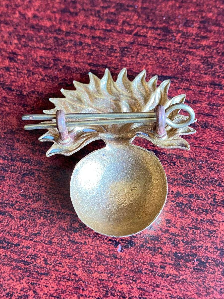 GRENADIERS GUARD CAP BADGE-1890'S-1950'S- 2 LUGS